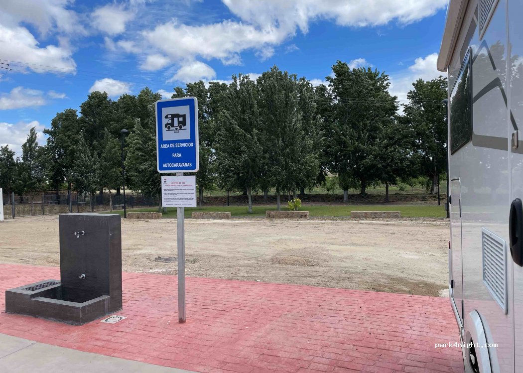 (06172) Torre de Miguel Sesmero - 2 Carretera Nogales — foto 2