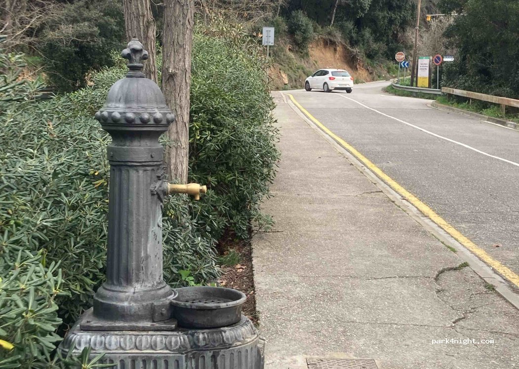 (08017) Barcelona - 1 Carretera de Vallvidrera a les Planes — foto 4