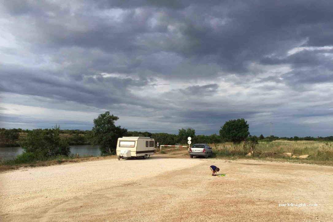 (30800) Saint-Gilles - Unnamed Road — foto