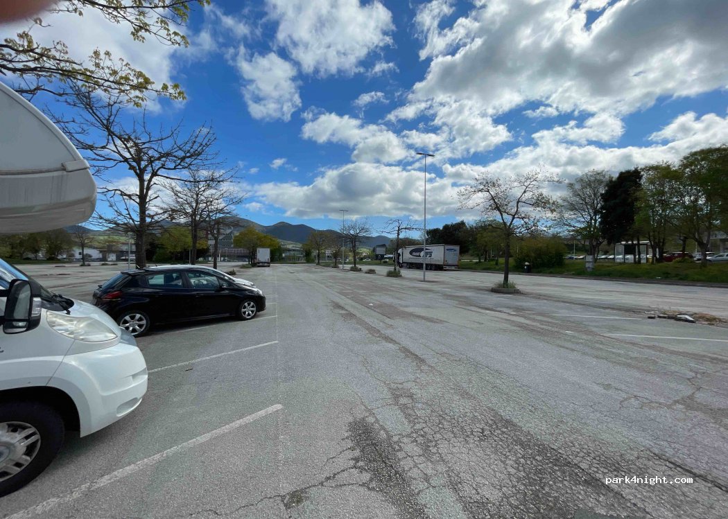 (60044) Fabriano - 6 Viale Beniamino Gigli — foto