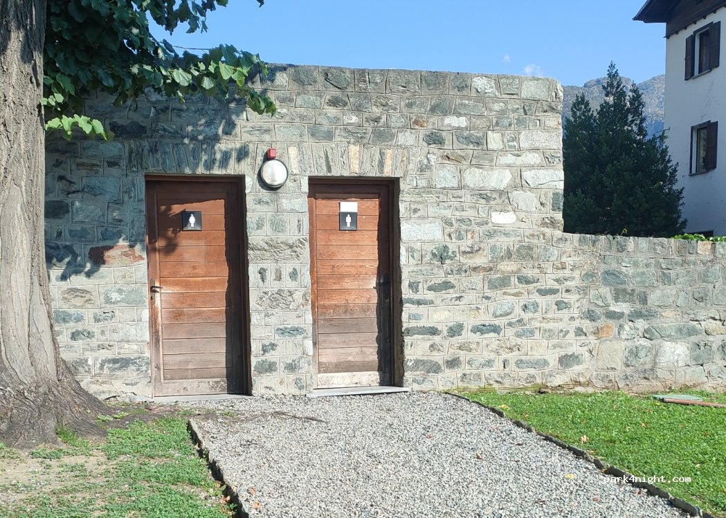 (11020) La Place - 19 Castello di Issogne — foto 2