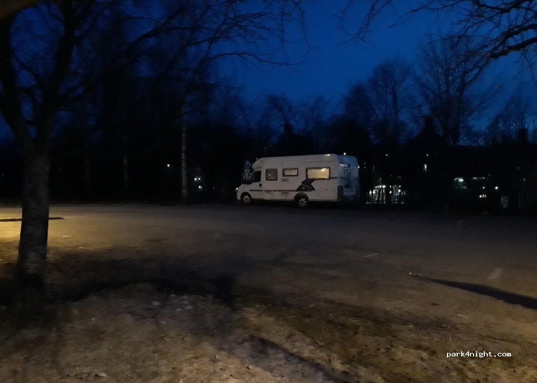 (852 34) Sundsvall - 24 Universitetsallén — foto