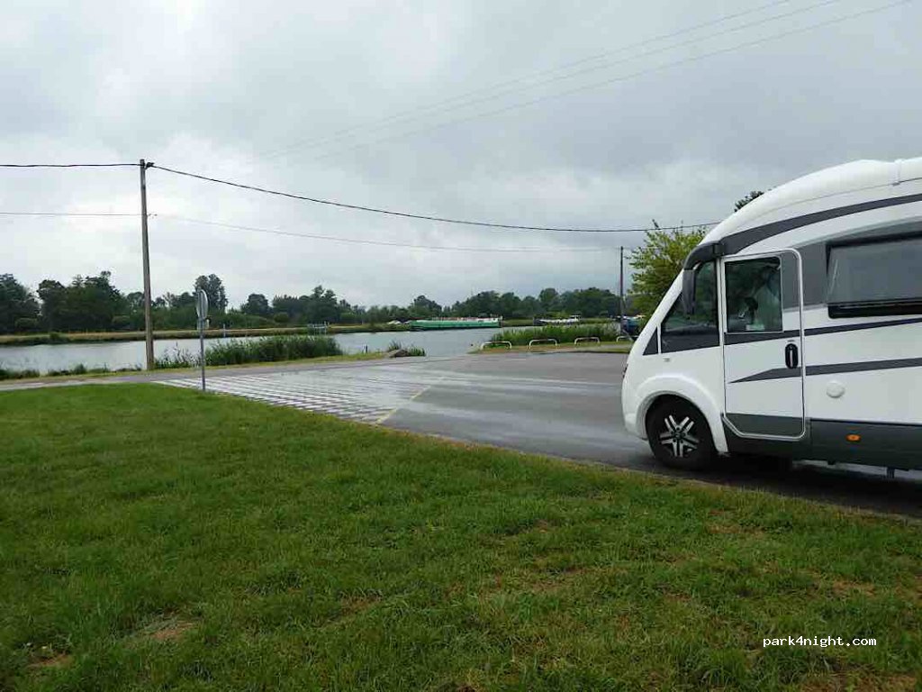 (21170) Saint-Usage - Au Port Bernard — foto 2