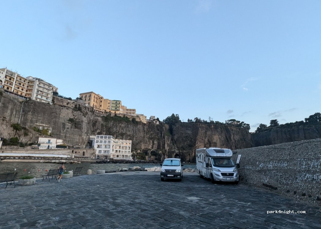 (80062) Meta - 15 Via A. Caruso — foto 4