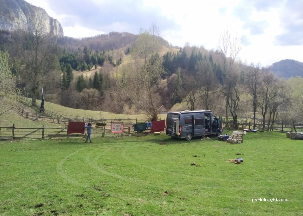 Dupa Deal Campingplatz — foto