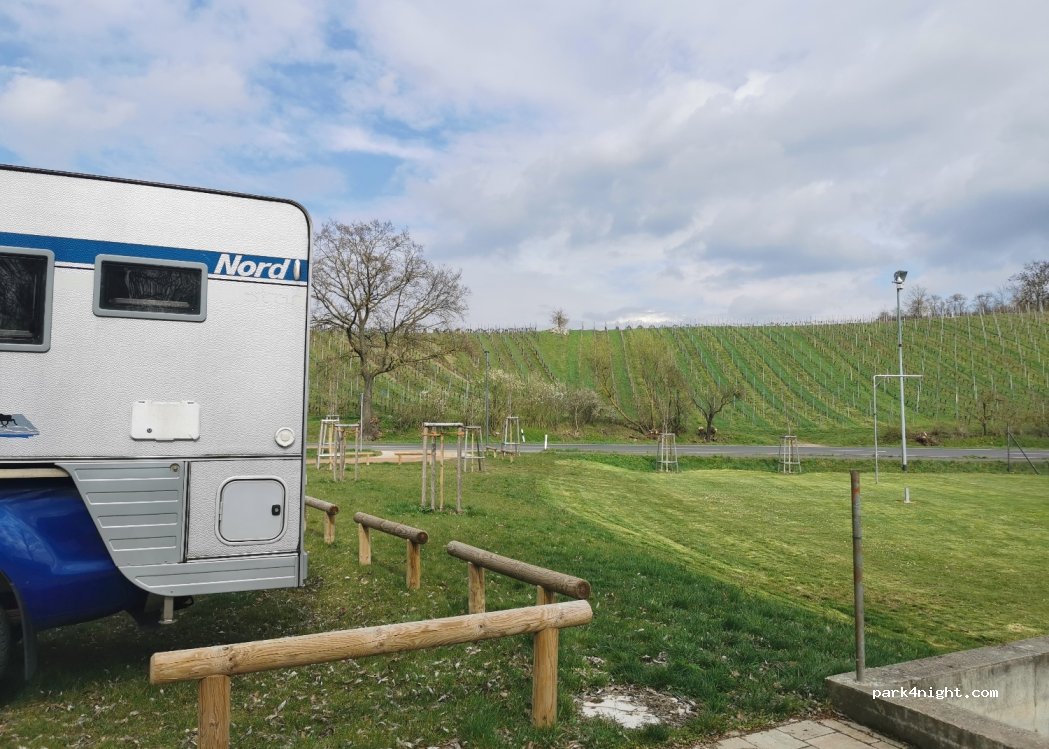 (97320) Buchbrunn - Kitzinger Straße unterhalb vom Sportplatz Richtung Kitzingen — foto 2