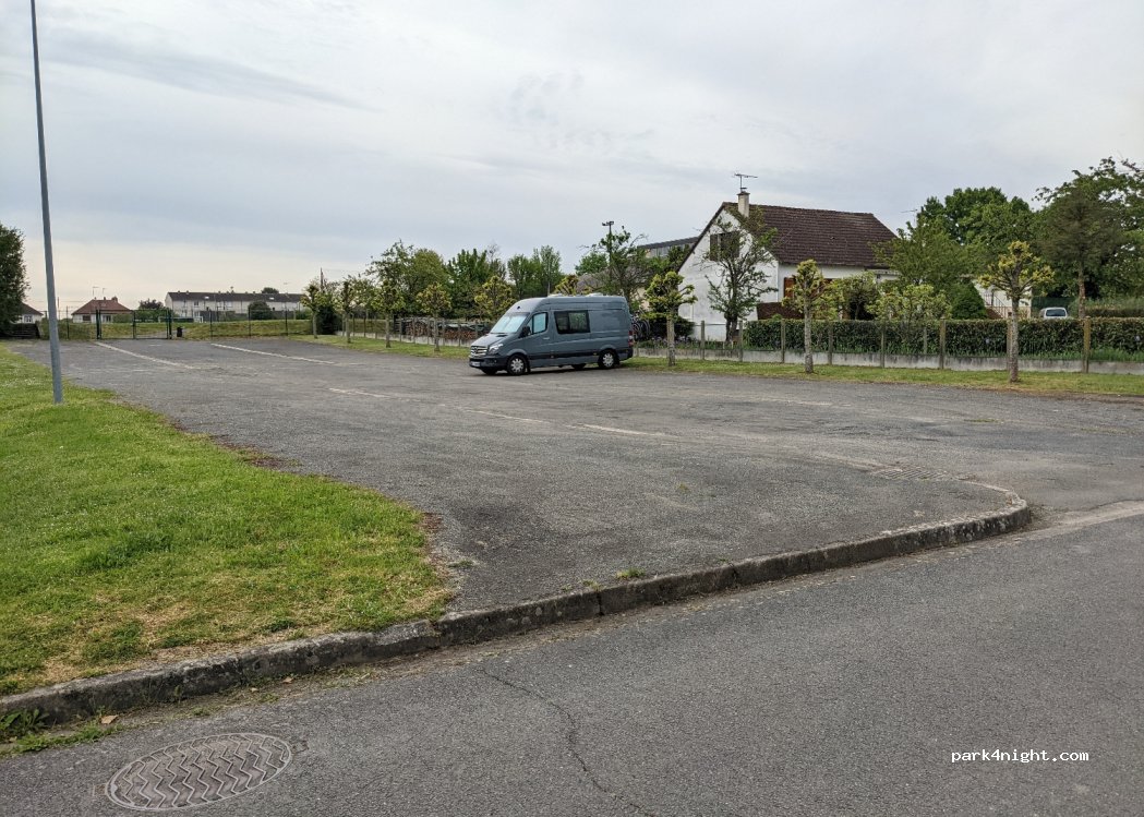 (45630) Beaulieu-sur-Loire - 3 Rue du Stade — foto 2