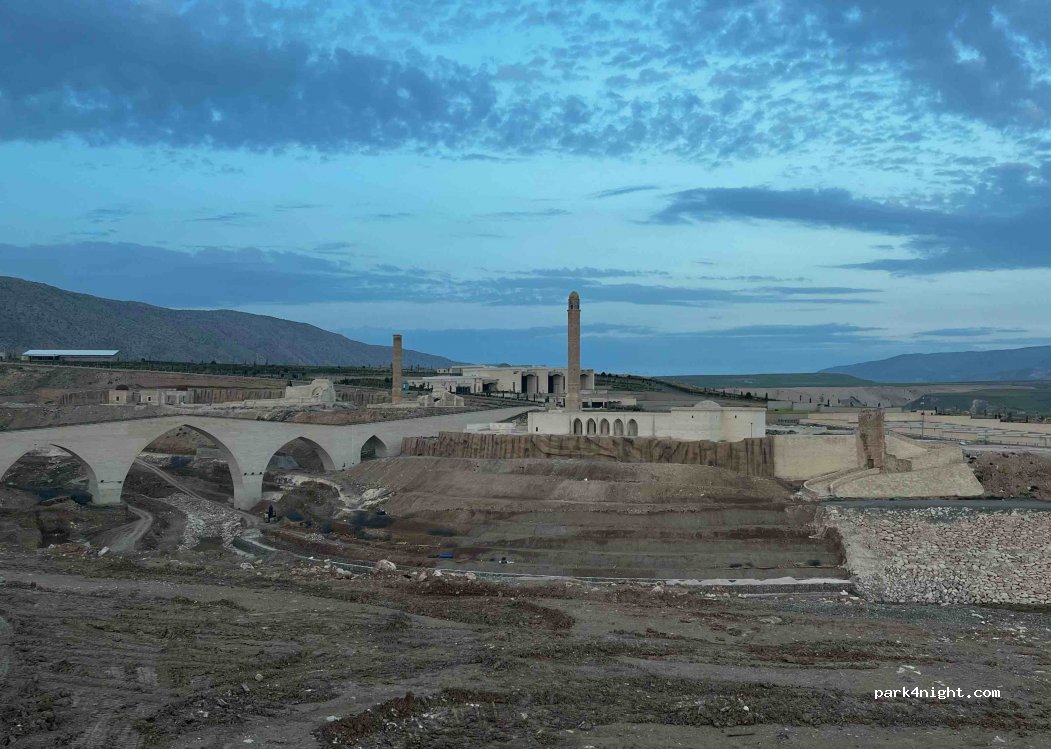 (72000) Hasankeyf - Unnamed road — foto