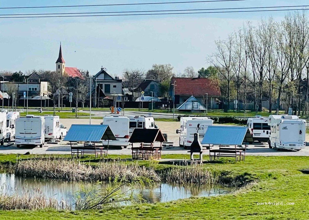 Parkovisko Thermal Nesvady — foto 4
