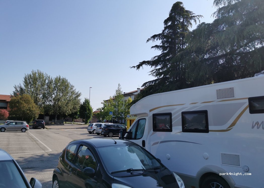(37069) Villafranca di Verona - 29 Via Tione — foto