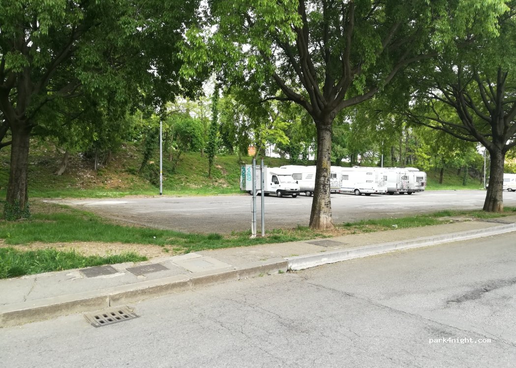 (37141) Verona - via Degli Oleandri — foto