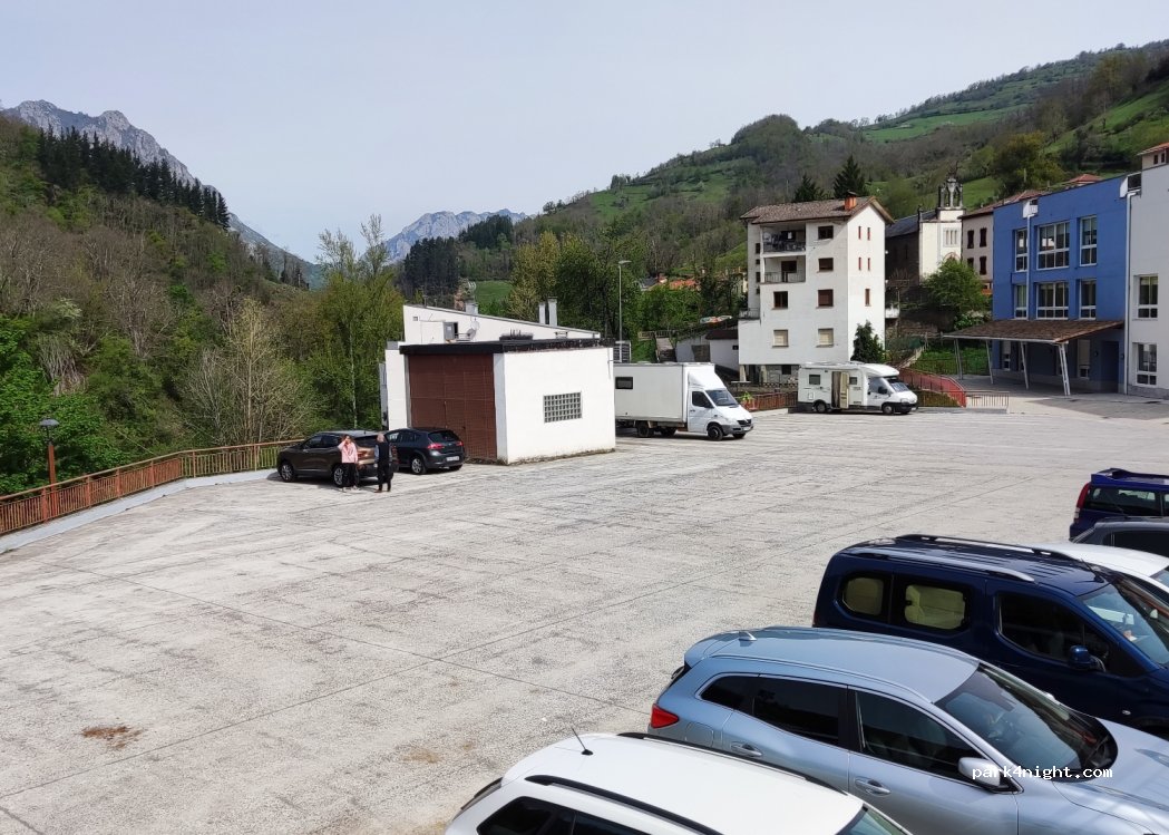 (33117) Bárzana - 25 Poblado Barzana — foto