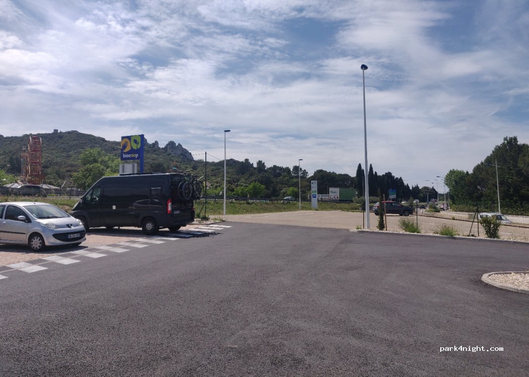 (30650) Rochefort-du-Gard - 18 Rue Charles Dickens — foto