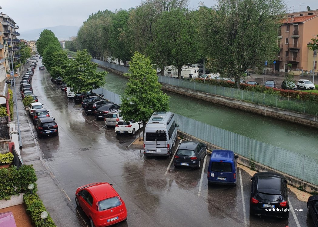 (37138) Verona - 2 Via G. Camuzzoni — foto