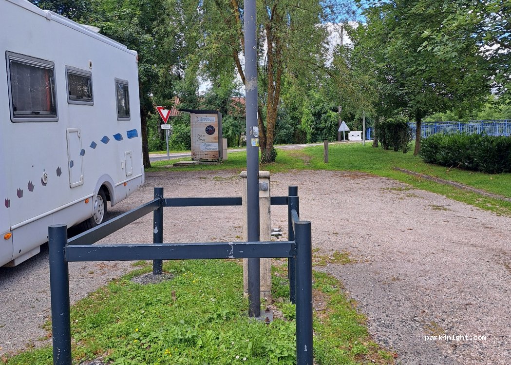 (52300) Donjeux - Route de Doulaincourt — foto 4