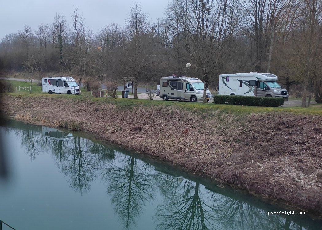(52300) Donjeux - Route de Doulaincourt — foto 5