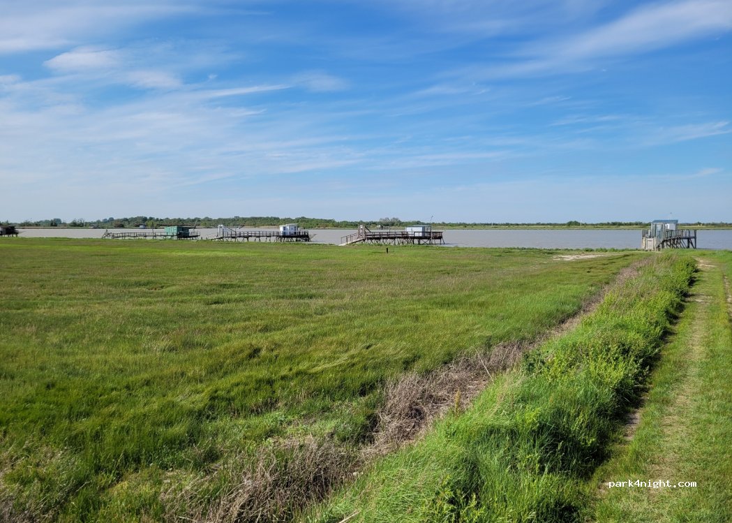 (17780) Saint-Nazaire-sur-Charente - Unnamed Road — foto