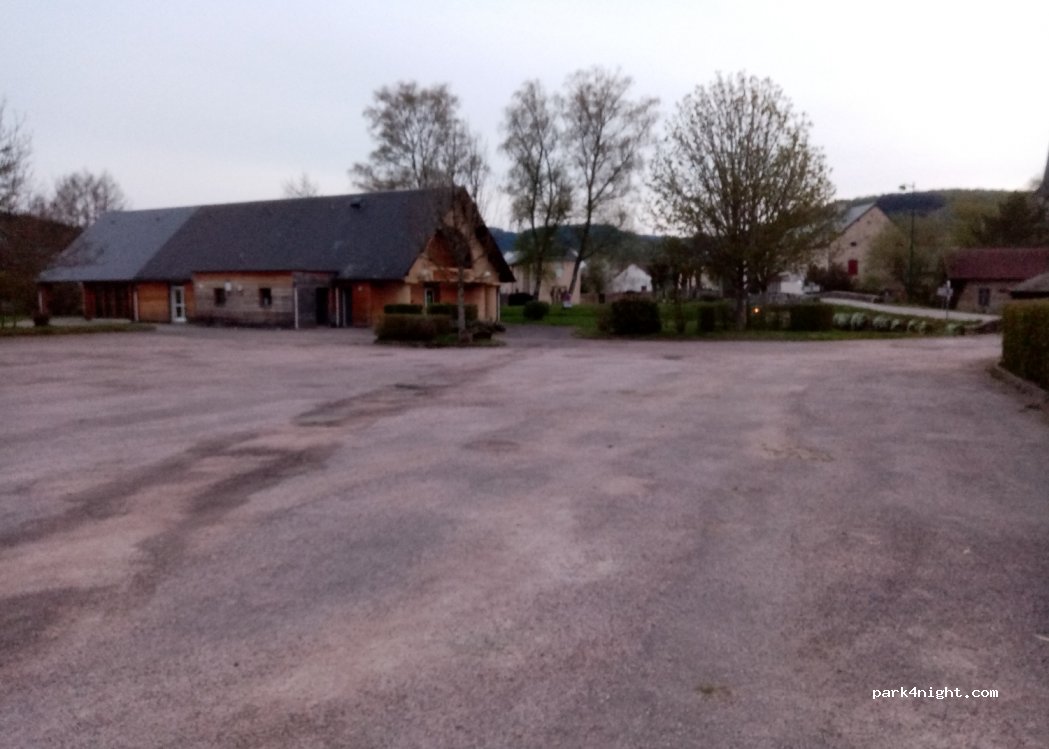 (58230) Alligny-en-Morvan - 4 Rue des trois Fourneaux — foto