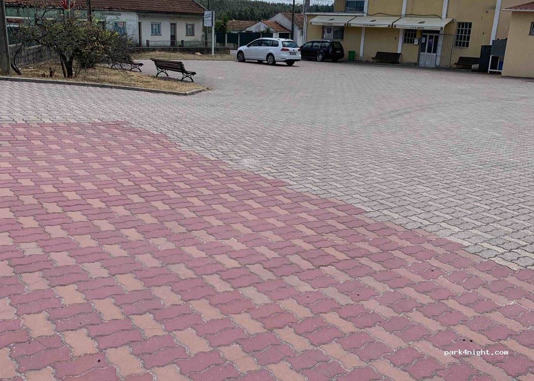 (2430) Marinha Grande - 55 Rua de Francos — foto
