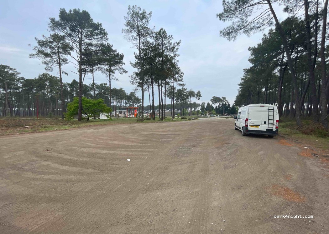 (40410) Pissos - 901 Route de Mont de Marsan — foto