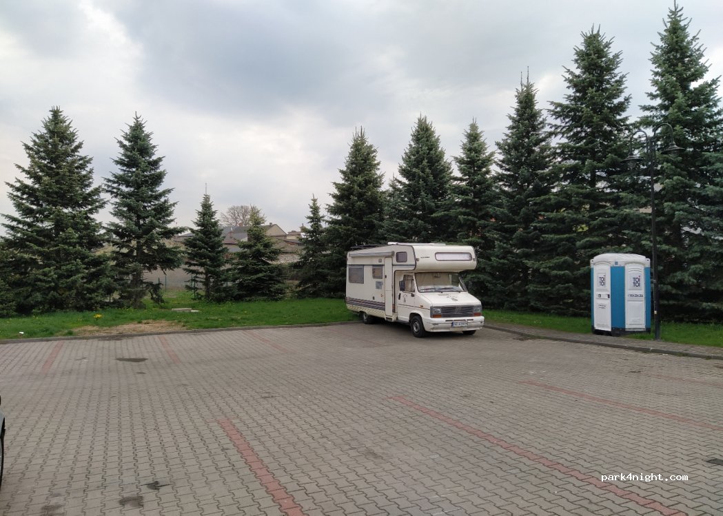 (42-289) Woźniki - 9 Dworcowa — foto