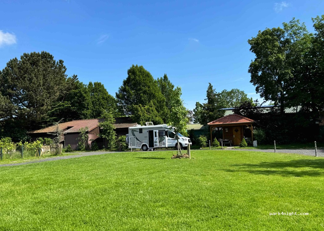 Wohnmobil-Stellplatz an der Erholung — foto 4