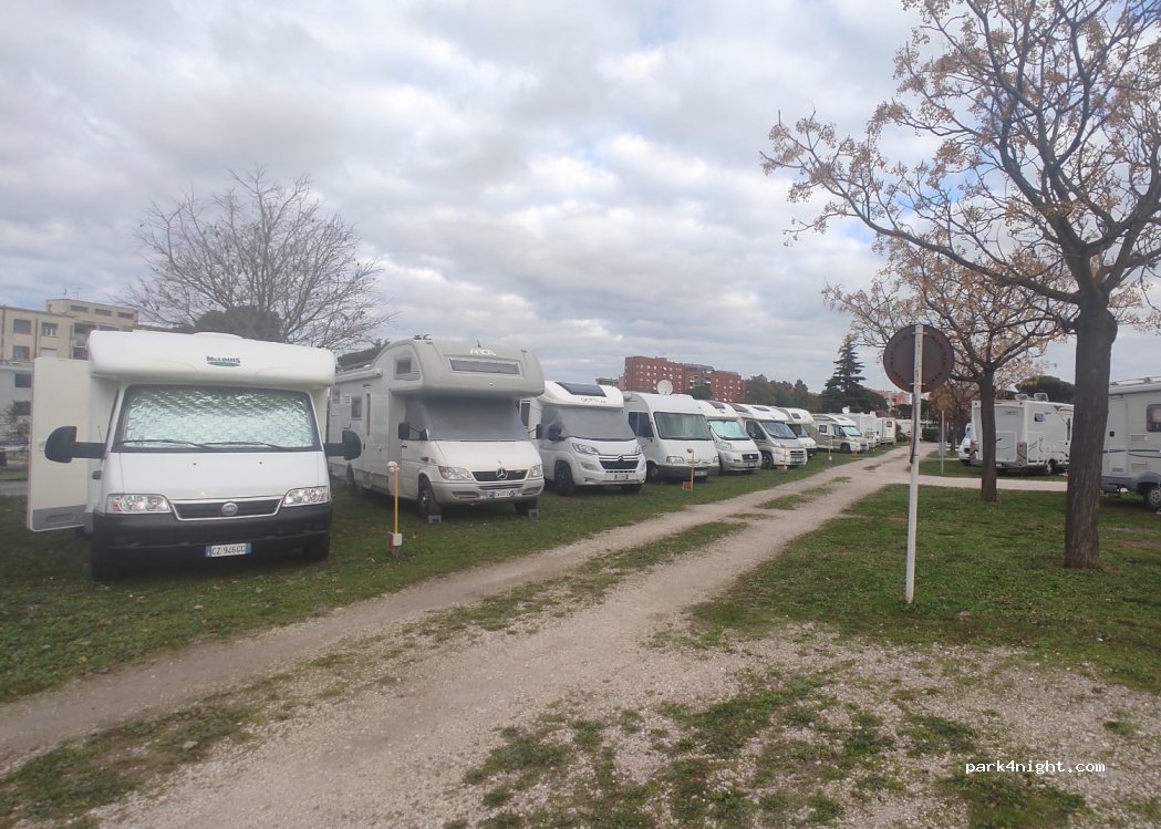 L.G.P. - Camper Parking — foto 2