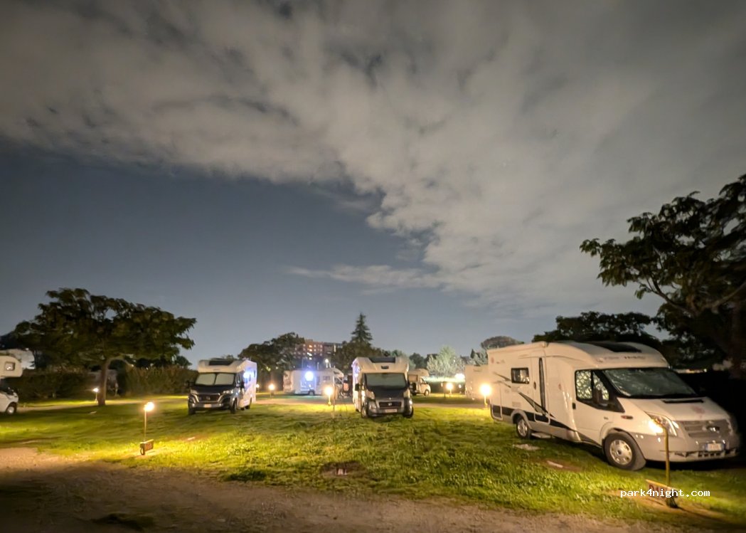 L.G.P. - Camper Parking — foto 3