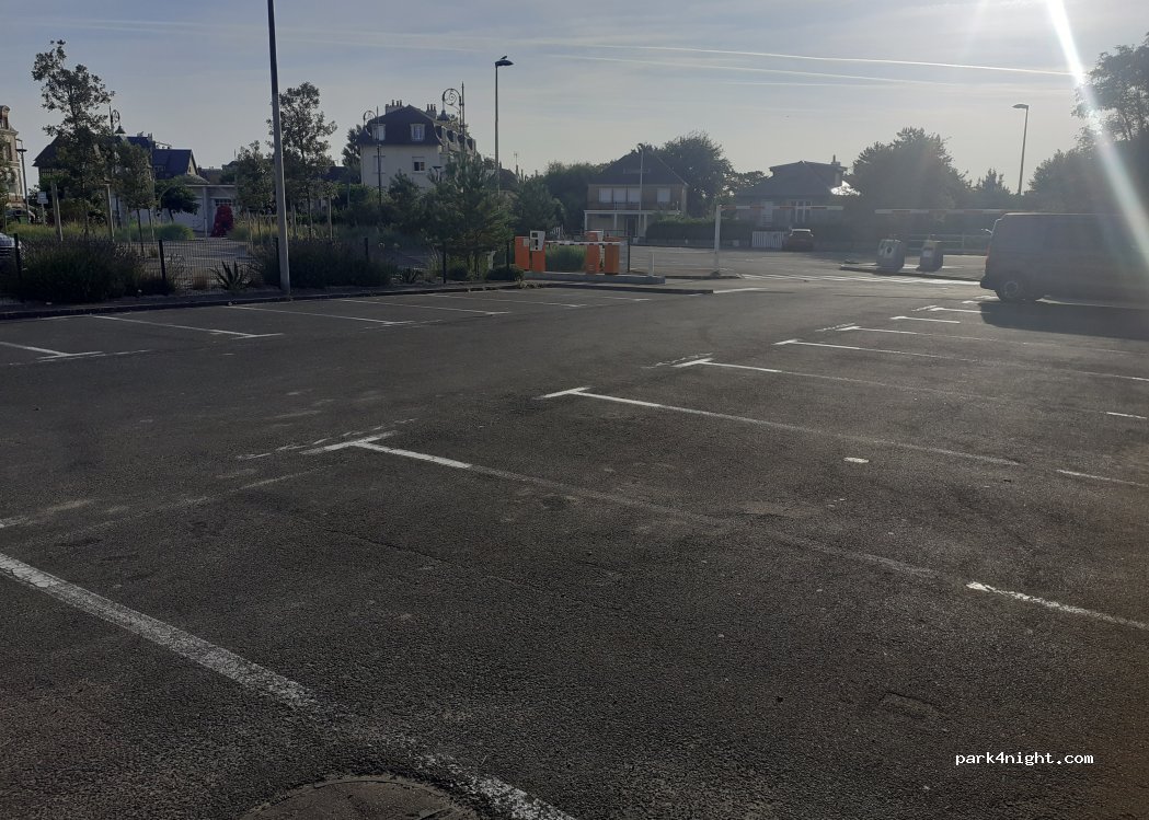 (14640) Villers-sur-Mer - 4 Rue du Lieutenant Fernand Fanneau — foto 2