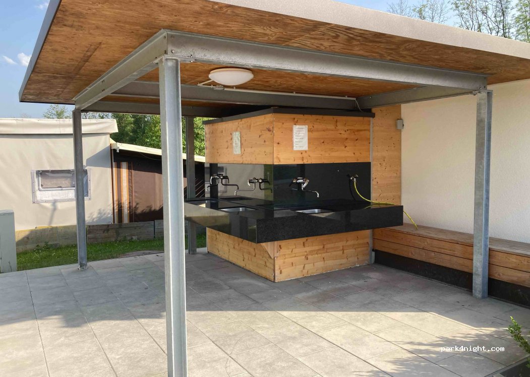 Camping at the lake — foto 4