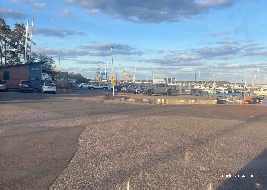(00980) Helsinki - 2 Laiturikuja — foto