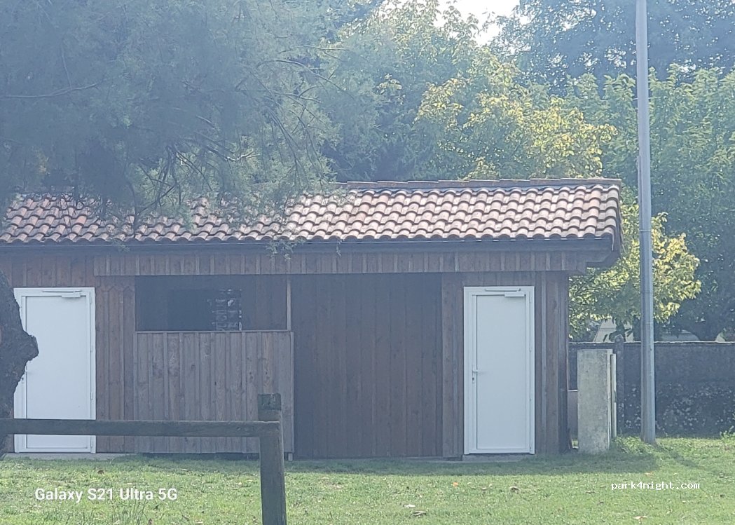 (33740) Arès - 5 Avenue du Commandant l'Herminier — foto 2