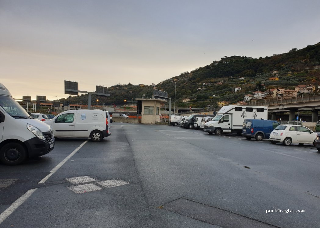 (18039) Bevera - Unnamed Road — foto