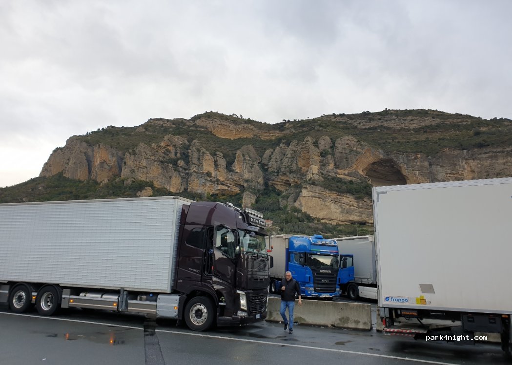 (18039) Bevera - Unnamed Road — foto 3