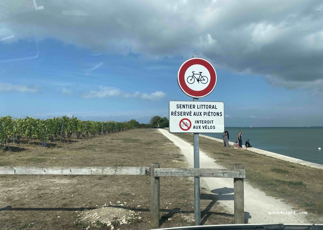 (17630) La Flotte - 1 Route du Fort la Prée — foto 5