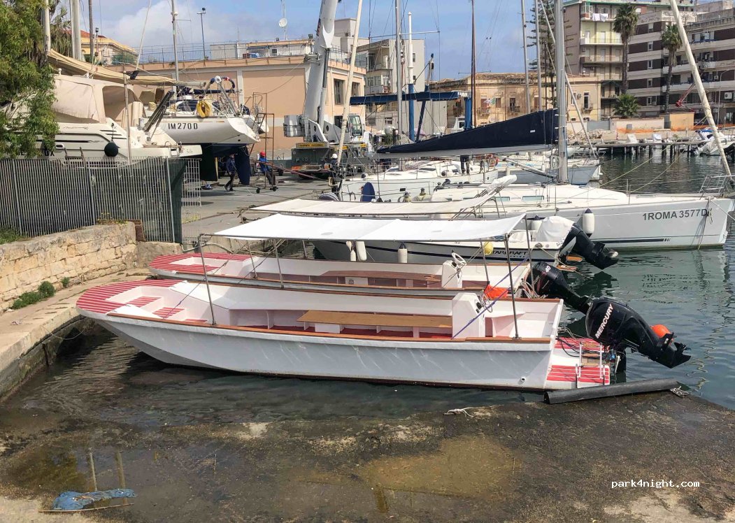 (96100) Siracusa - 16 Via Senatore Gaetano Moscuzza. — foto