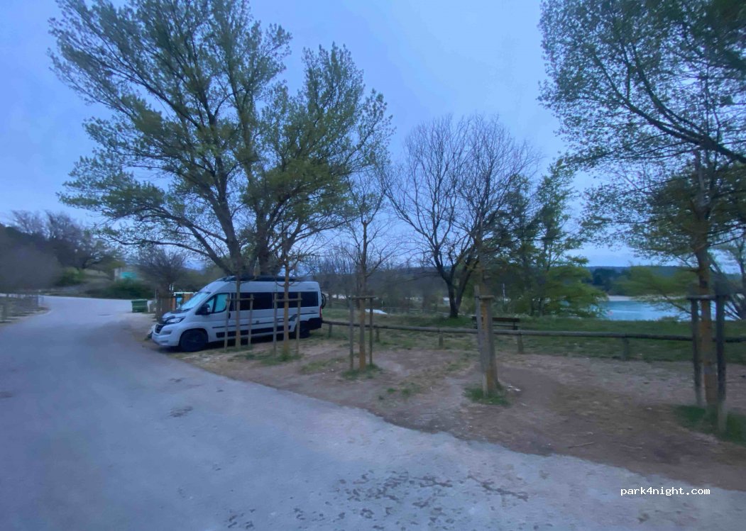(83630) Les Salles-sur-Verdon - Margaridon — foto