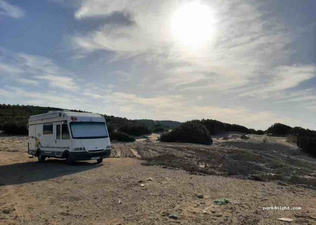 (35930) İzmir - Unnamed road — foto