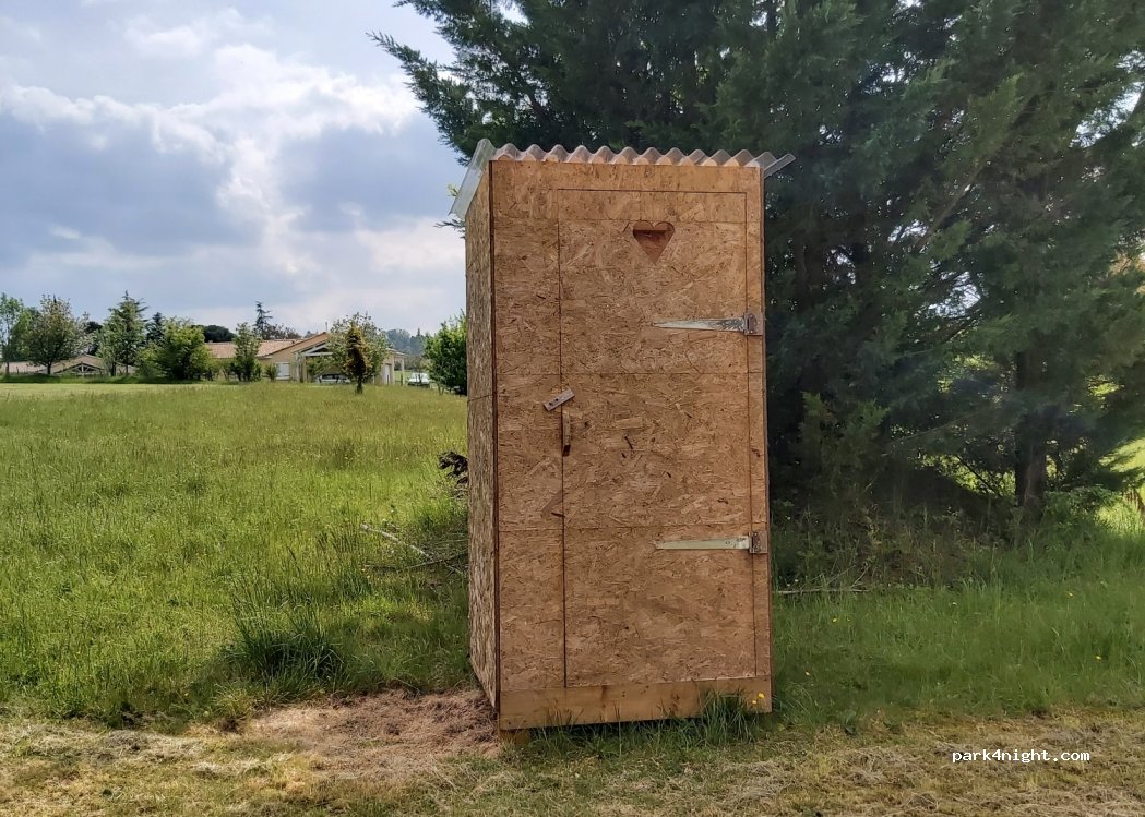 Très belle Vue du Château de Villebois Lavalette — foto 3