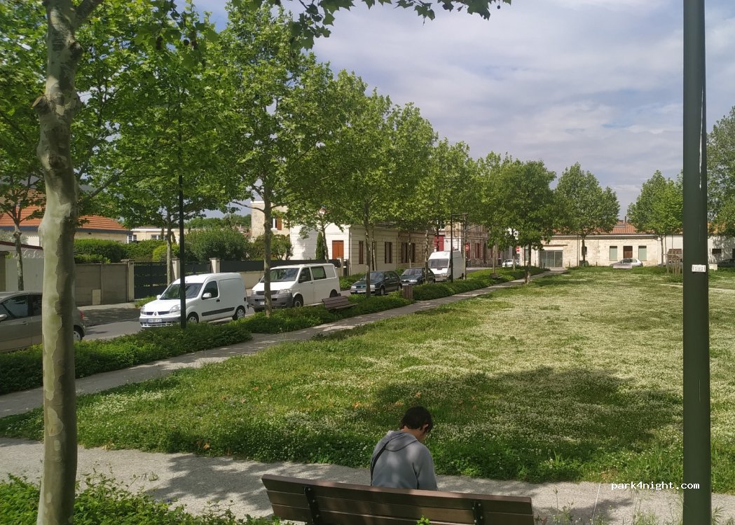 (33130) Bègles - Place du Lieutenant Serge Duhourquet — foto
