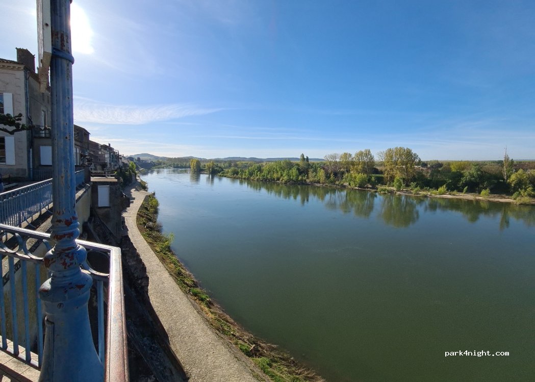 (47400) Tonneins - 1 Place Jean Jaurès — foto