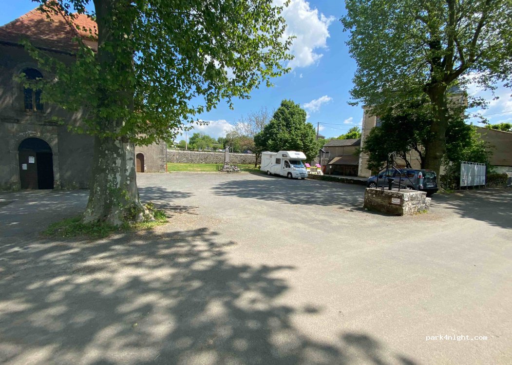 (46160) Gréalou - 66 Place Sylvain Toulze — foto