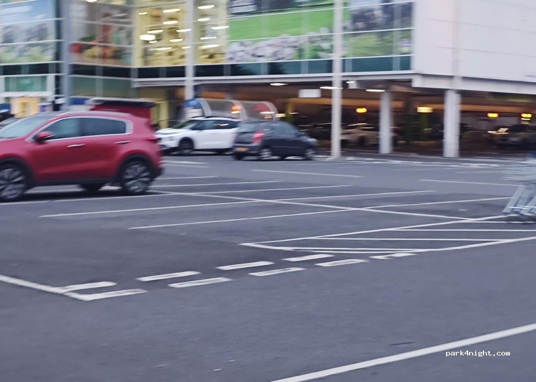 (BT8 6PZ) Belfast - Newtownbreda Road — foto 2