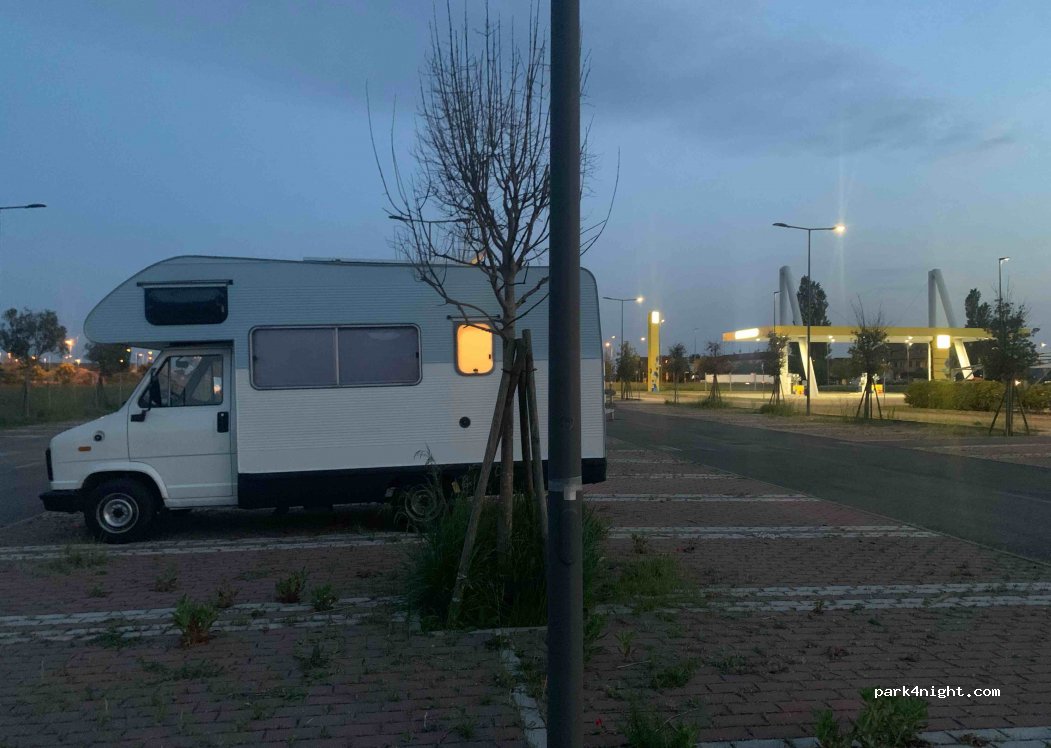 (45019) Taglio di Po - 81a Viale John Fitzgerald Kennedy — foto