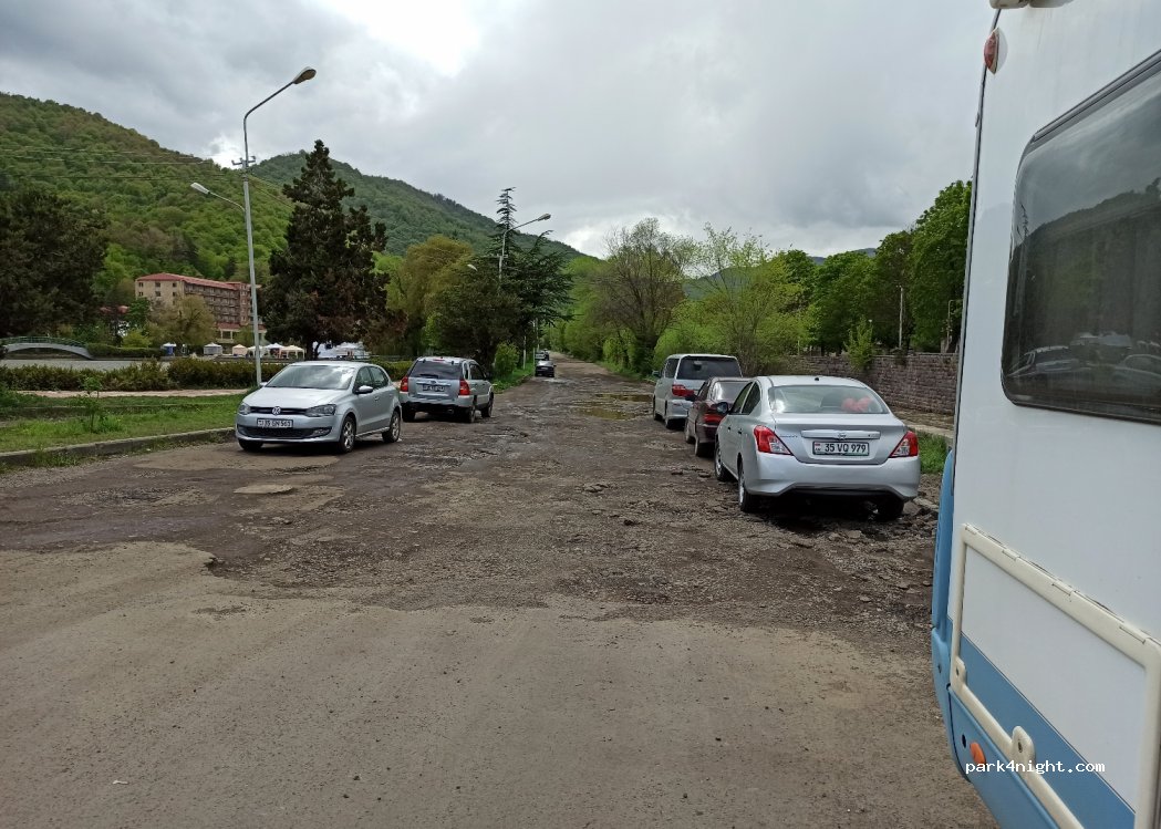 (PVR8+545) Dilijan - Tsaturyan Street — foto