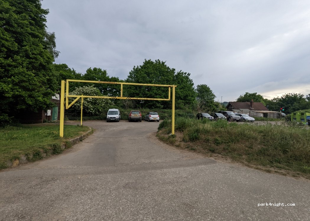 (GU4 8DB) Shalford - Horsham Rd — foto