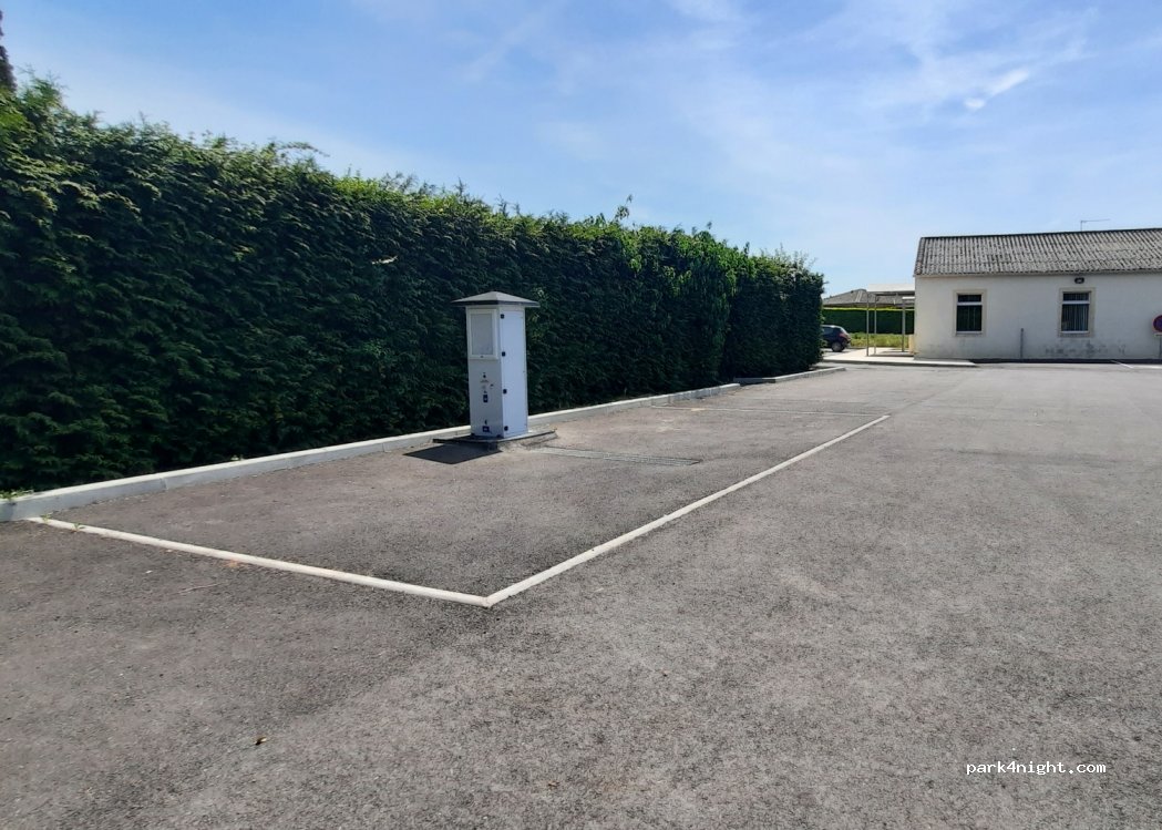 (33890) Gensac - Rue de l'Abreuvoir — foto