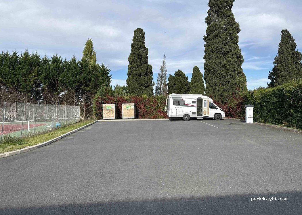 (33890) Gensac - Rue de l'Abreuvoir — foto 2