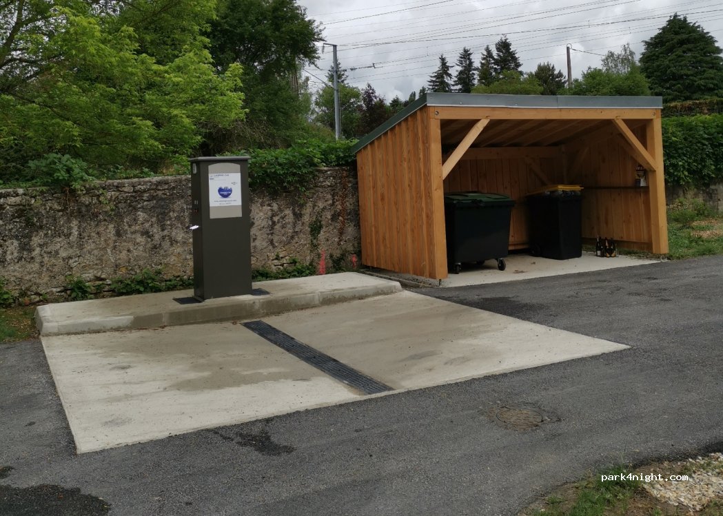(37150) Chenonceaux - 1 Rue de la Fontaine aux Près — foto