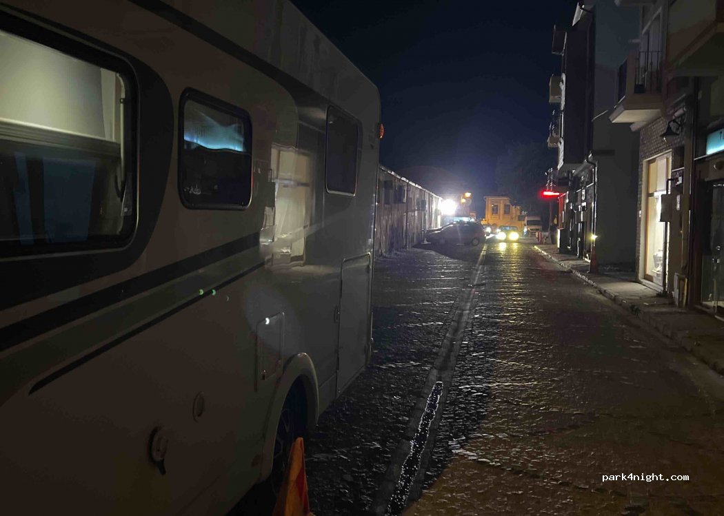 (17000) Çanakkale - 15 Çimenlik Sokak — foto